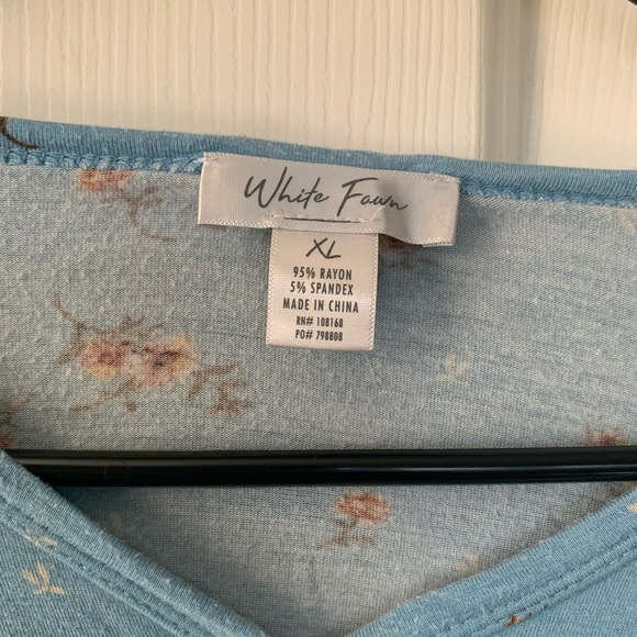 White Fawn (purchased at Tilly’s) Girls XL buttoned long sleeve tee - Picture 3 of 3